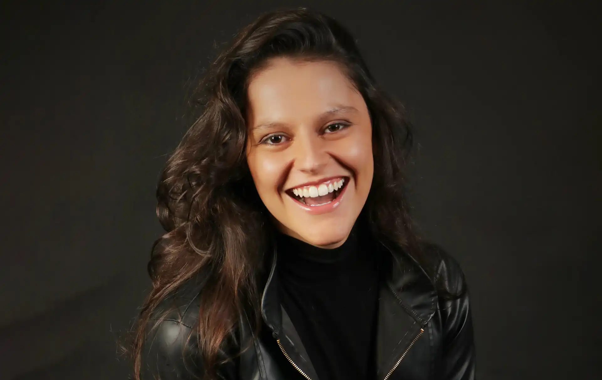 FOTO 1 Atriz e produtora Giovanna Sassi em entrevista exclusiva sobre sua carreira